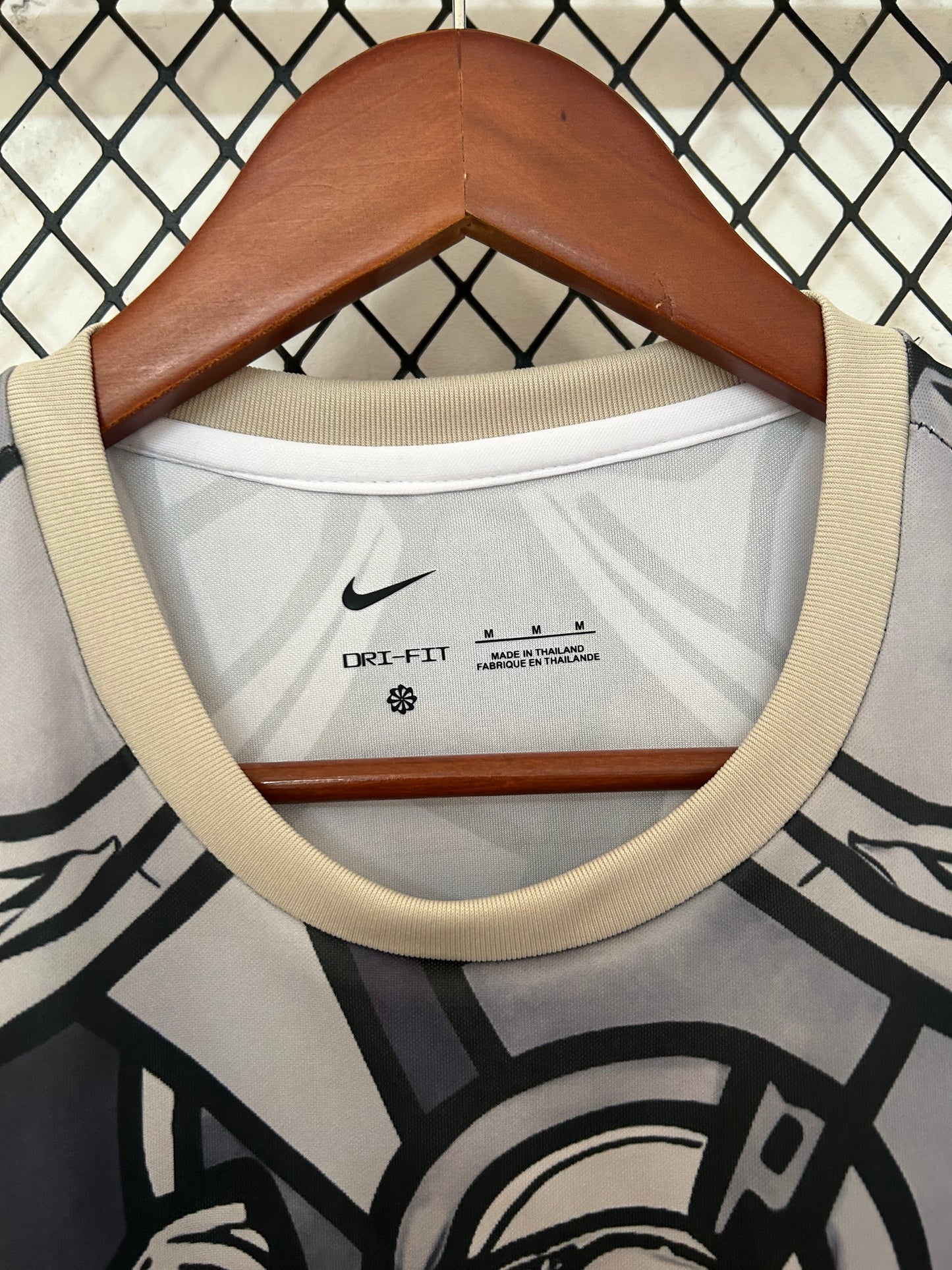 Camiseta Inglaterra 2025/2026 Edición Especial – Diseño Tipo Vitral