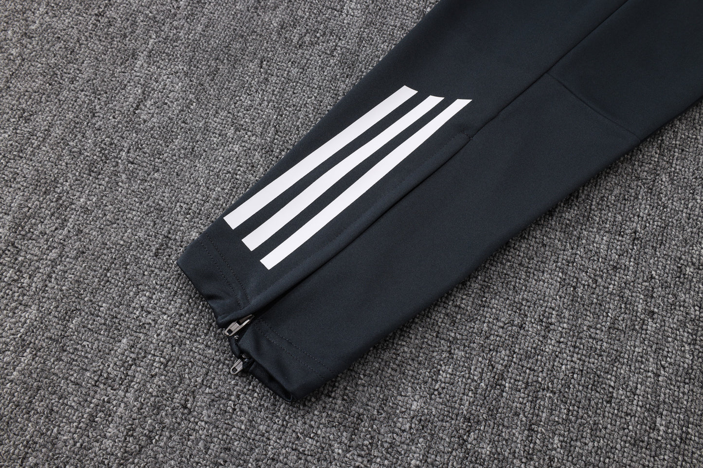 Chándal Real Madrid 2025/2026 – Elegancia Merengue