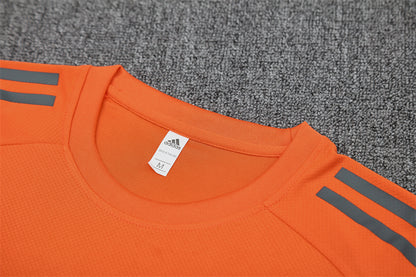 Set Oficial Bayern Múnich Tercera Equipación 25/26 – Intensidad Alemana en Naranja y Gris