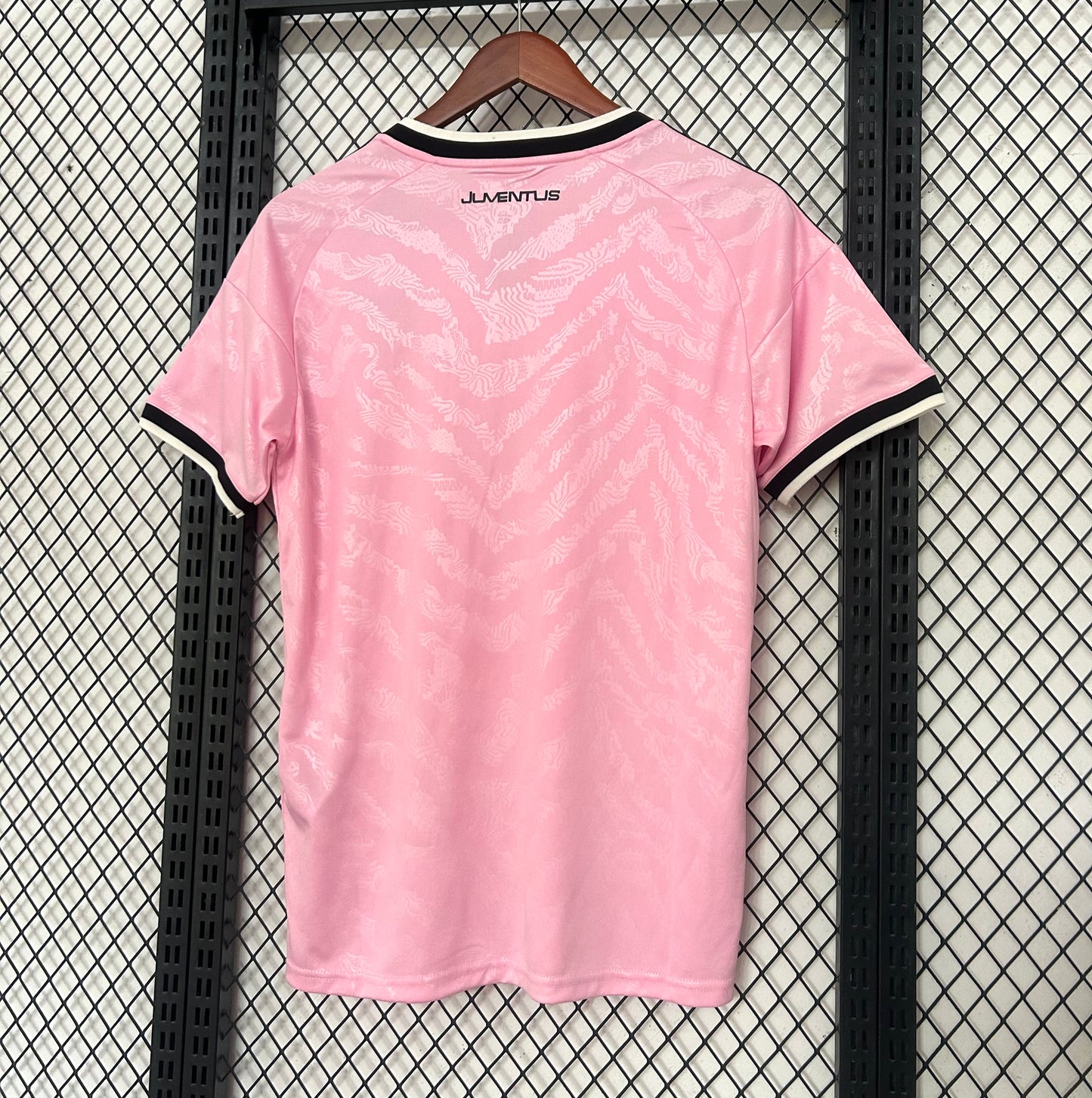 Camiseta Juventus Rosa 2026/27 – Adidas Originals – Jeep