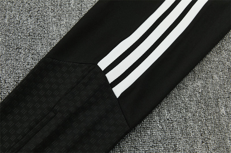 Chándal Liverpool Blanco y Negro 2026/27 – Adidas – Conjunto de Entrenamiento