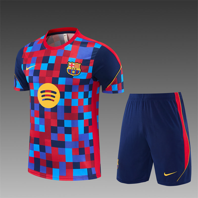 Conjunto FC Barcelona Entrenamiento – Camiseta Cuadros Roja y Azul + Pantalón Corto