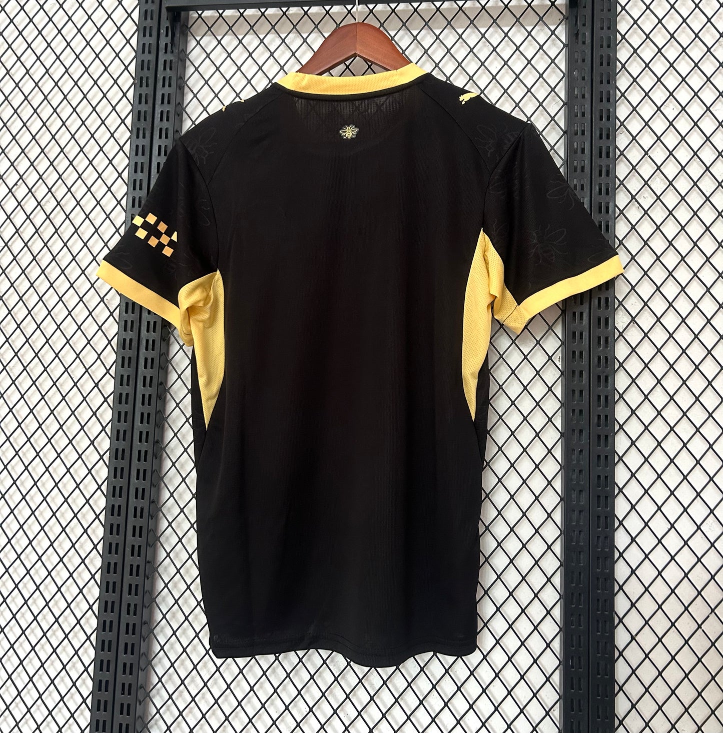 Camiseta Manchester City Negra y Dorada 2026