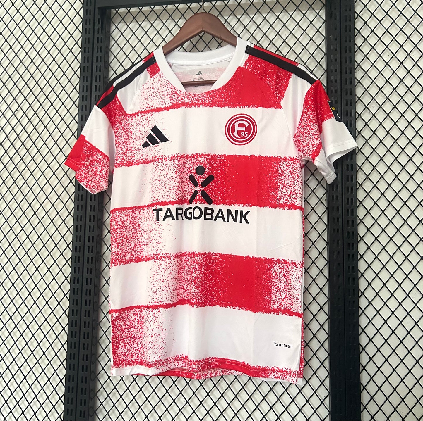Camiseta Fortuna Düsseldorf 26/27 Local Blanca y Roja – Adidas