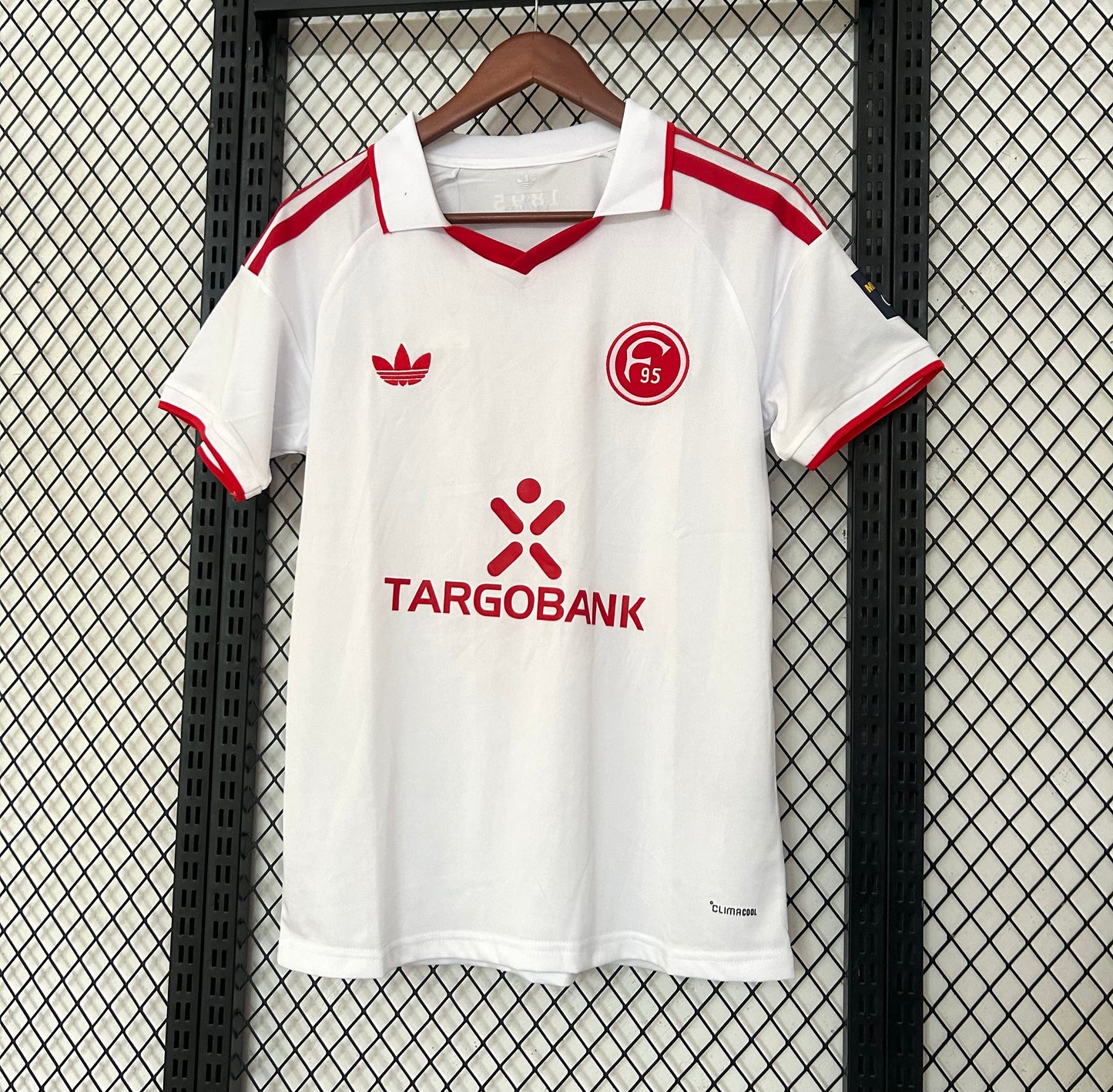Camiseta Fortuna Düsseldorf Blanca 2026/27 – Adidas Originals – Targobank