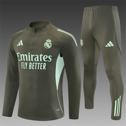 REAL MADRID – KIT DE ENTRENAMIENTO OSCURO 2025/26