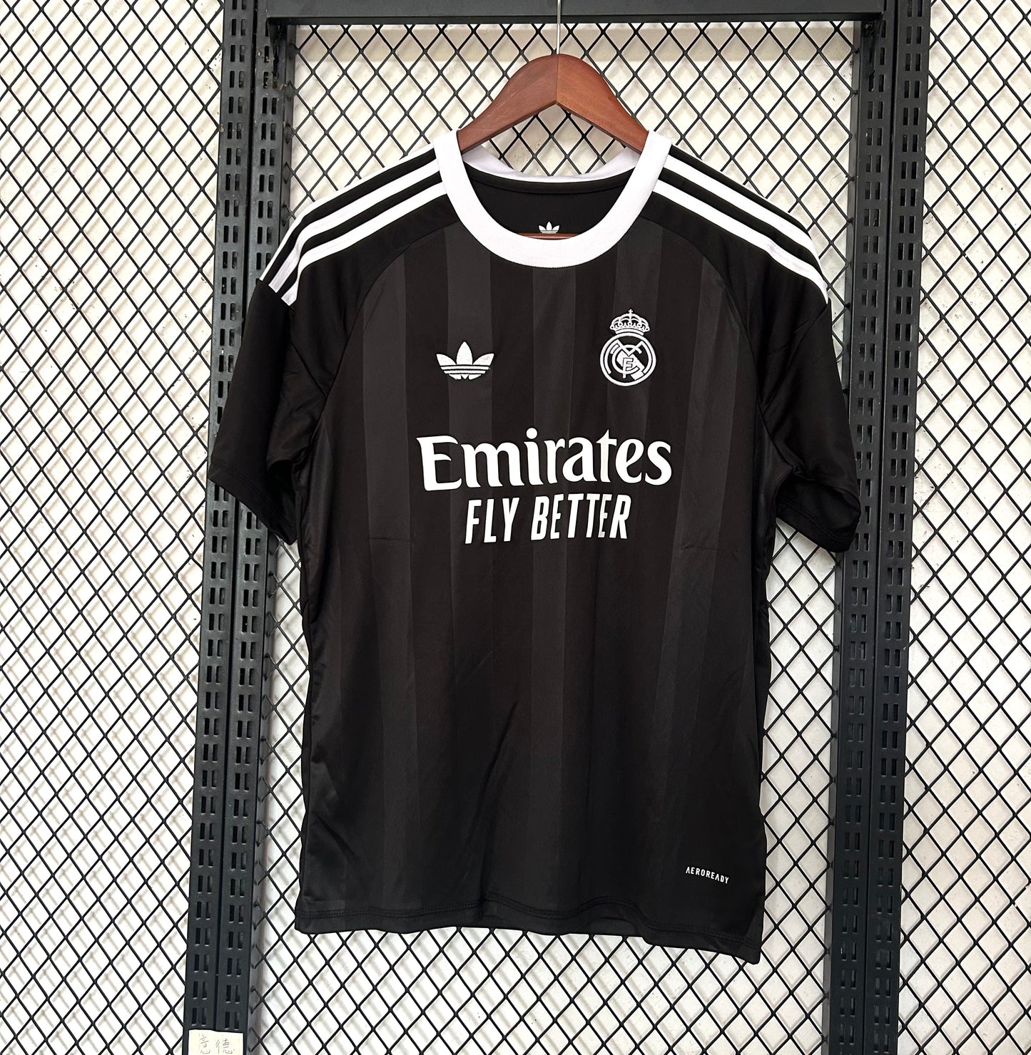 Camiseta Oficial Real Madrid 25/26 – Tercera Equipación