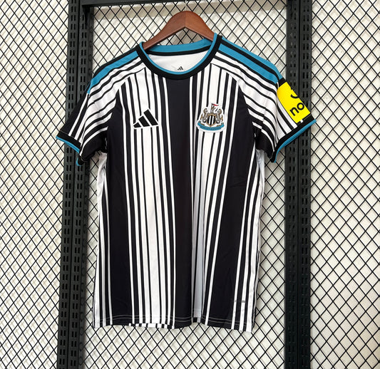 Camiseta Newcastle United Local 26/27 – Negra y Blanca