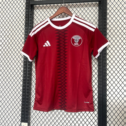 Camiseta Qatar 2025/2026 Local – Granate Oficial