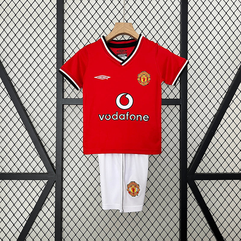 Conjunto Infantil Manchester United 2002/2004 – Vodafone by Umbro