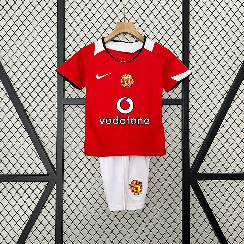Conjunto Manchester United Kids Nike – Vodafone Home Kit (2004-2006)